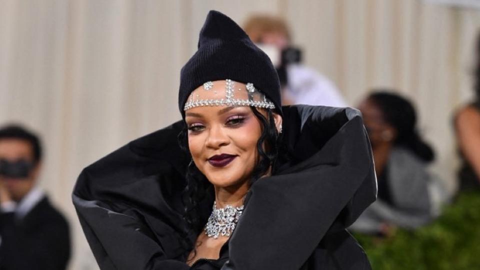Rihanna enceinte : la star dévoile une nouvelle photo de son baby pump