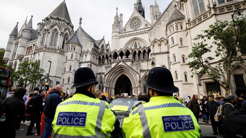 Royaume-Uni : un député conservateur du comté de Surrey arrêté, soupçonné de viol