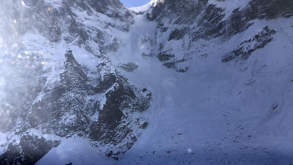 Népal : les trois alpinistes français morts dans une avalanche inhumés dès ce samedi