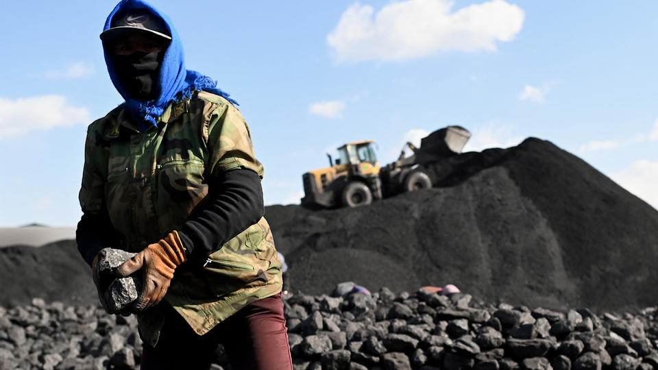 Chine: un effondrement sur un site minier fait 10 morts
