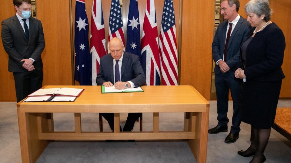 Crise des sous-marins : l'Australie signe un accord avec les Etats-Unis et le Royaume-Uni