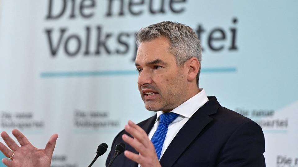 Autriche : le ministre de l'Intérieur Karl Nehammer investi chancelier