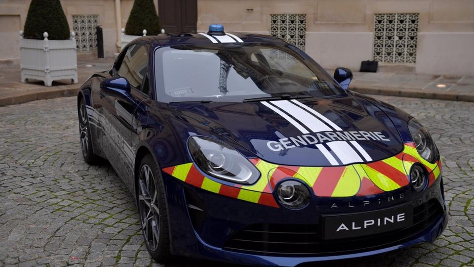 Gard : flashé à 270 km/h sur l'A9, un chauffard sème l'Alpine des gendarmes
