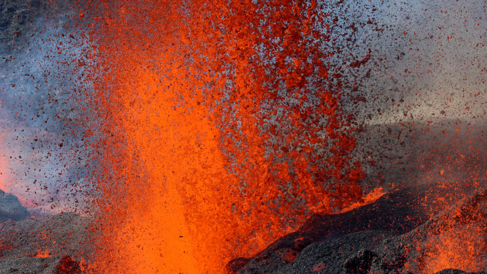 Le Piton de la Fournaise entre en éruption pour la seconde fois de l'année