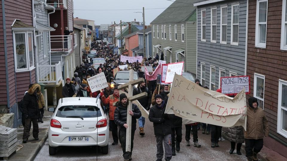 Agression d'un député à Saint-Pierre-et-Miquelon: trois personnes interpellées et mises en examen