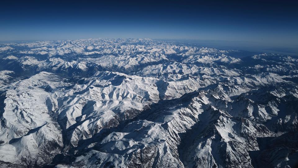Un glacier s'effondre dans les Alpes italiennes : au moins six morts