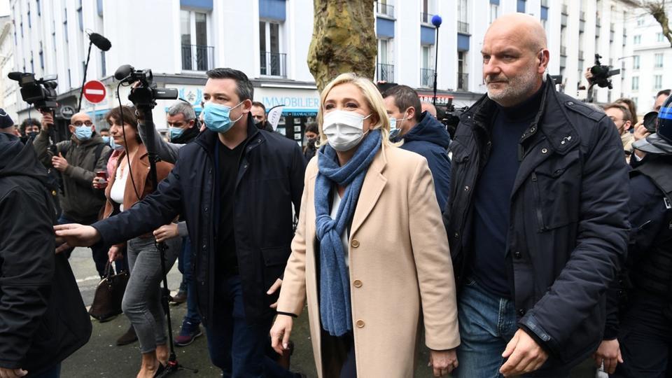 Présidentielle 2022 : Marine Le Pen huée à son arrivée à Brest