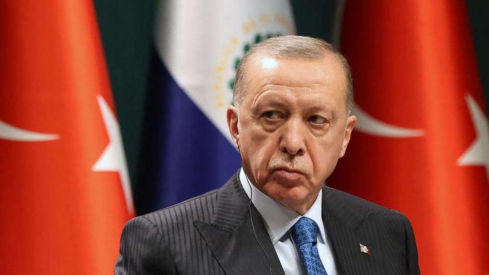 DIRECT - Coronavirus : le président turc Erdogan annonce être positif au Covid-19