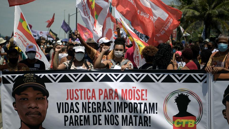 Brésil : des centaines de manifestants demandent justice pour Moïse Kabagambe, jeune Congolais battu à mort à Rio