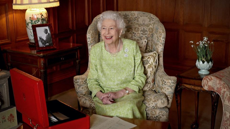 Elizabeth II : pour Stéphane Bern, «elle veut mourir en reine»