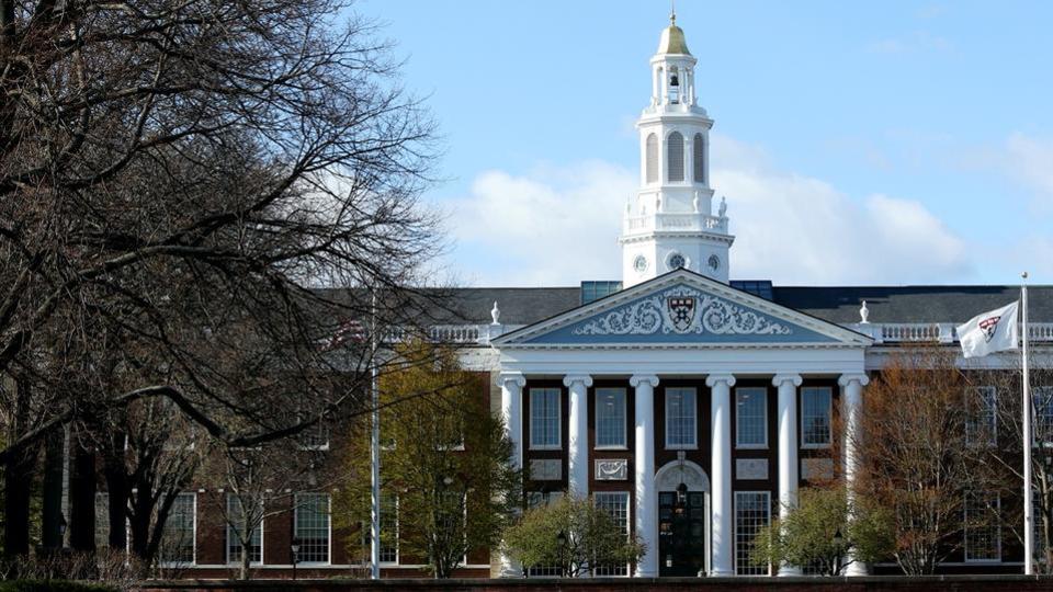 Harvard : Trois femmes accusent l'université d'avoir ignoré le harcèlement sexuel d'un professeur