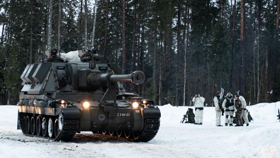 Guerre en Ukraine : Paris s'engage à livrer plus d'équipements de défense, 9.500 soldats français mobilisés