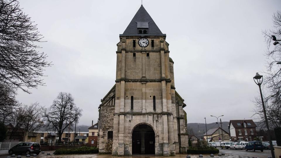 Assassinat du père Hamel à Saint-Étienne-du-Rouvray : quatre personnes jugées ce lundi