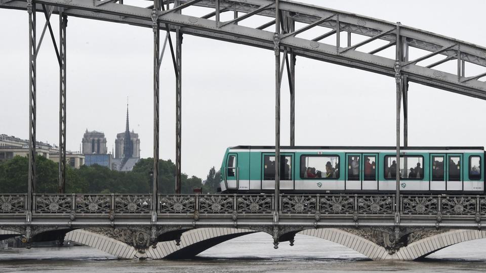 Paris : plus de 150 obus datant de la Seconde Guerre mondiale repêchés dans la Seine