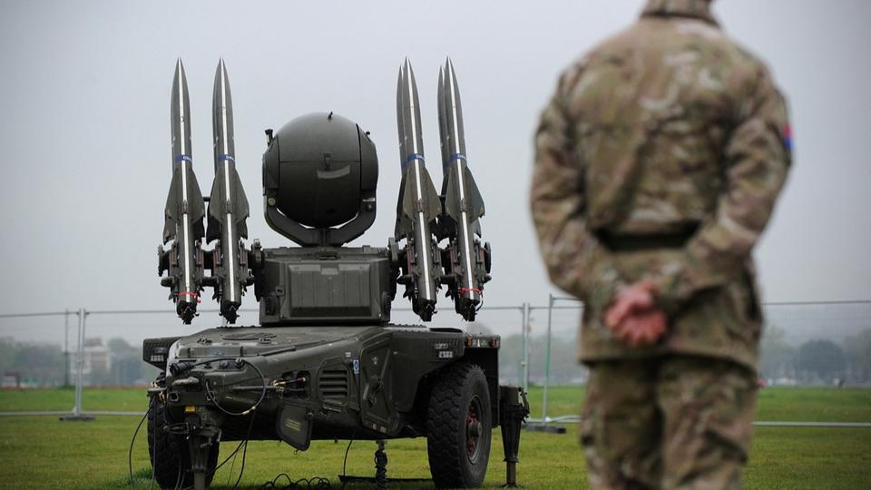 Guerre en Ukraine : pourquoi la Suisse préfère détruire des batteries antiaériennes que les livrer à Kiev