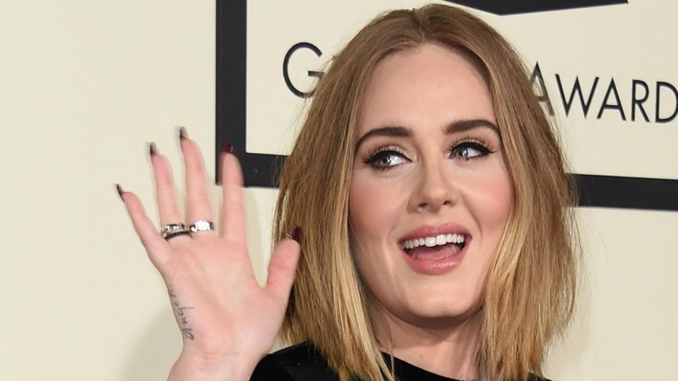 Adele : pourquoi la star boitait-elle sur scène ce week-end ?
