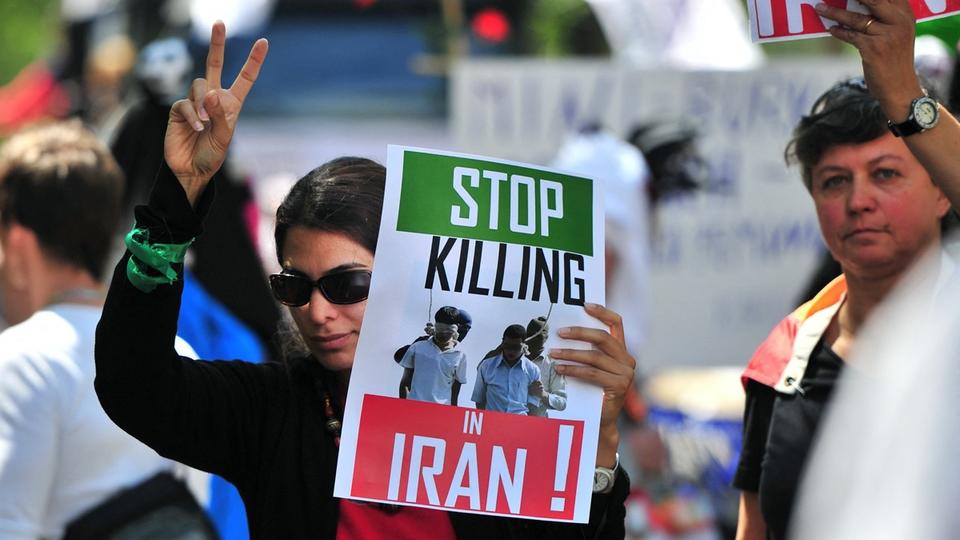 Iran : deux femmes lesbiennes et militantes LGBTQ condamnées à mort