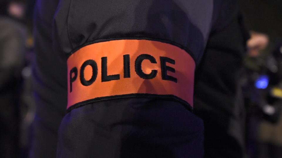 Paris : un homme se rend à la police après s'être accusé du meurtre de sa femme