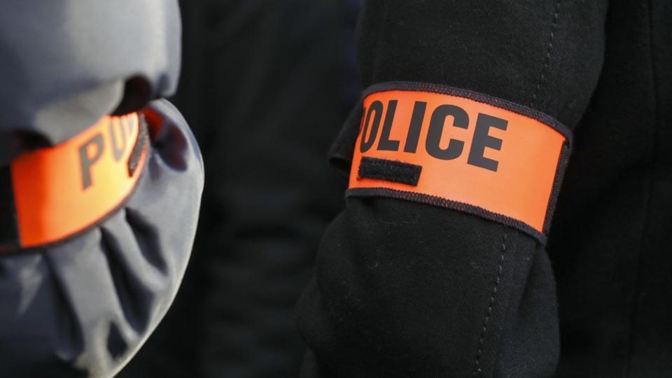 Paris : des policiers violemment frappés par des dealers