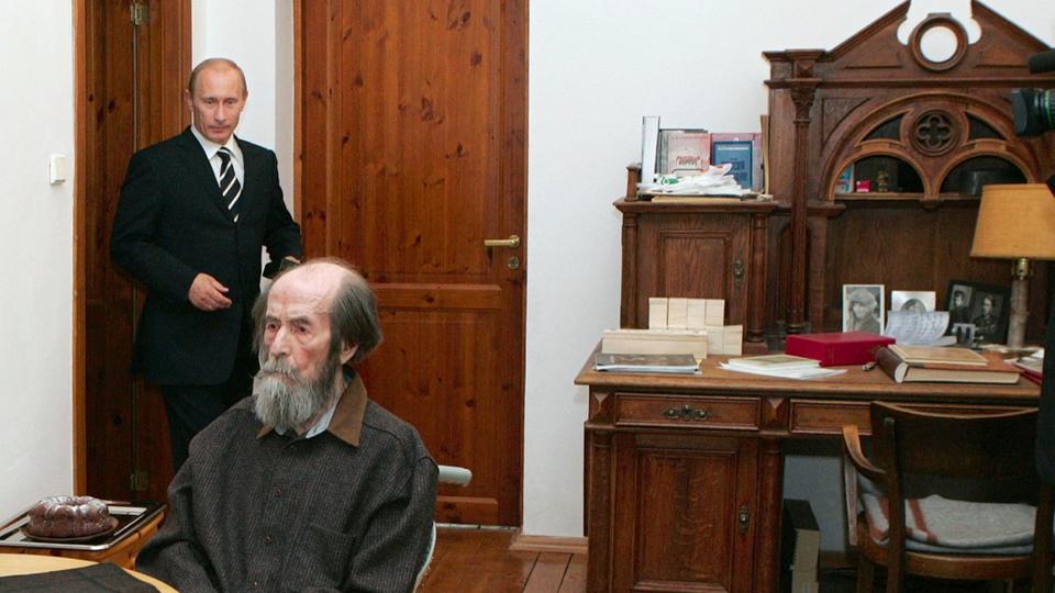 Guerre en Ukraine : en Vendée, une initiative pour rebaptiser un collège Soljenitsyne, jugé trop proche de Vladimir Poutine