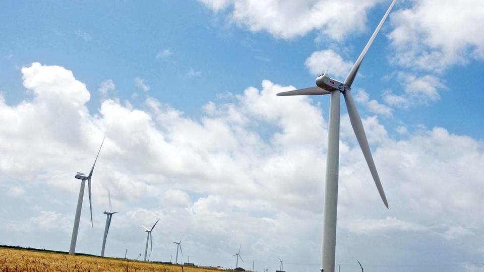 Vendée : une éolienne de près de 80 mètres de haut prend feu