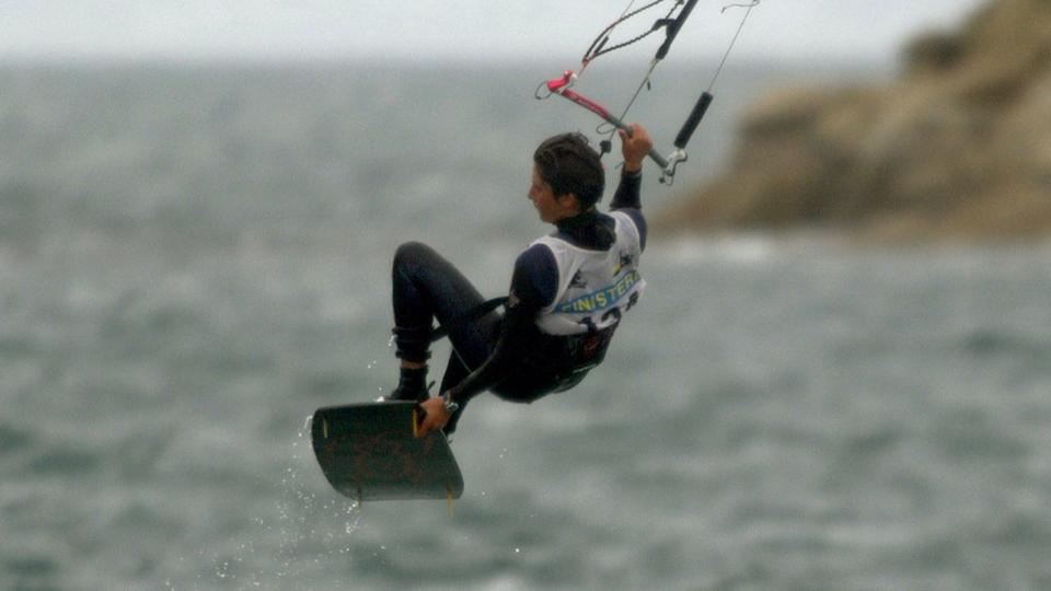 Calvados : un kitesurfeur meurt après avoir été projeté contre la vitrine d'un restaurant