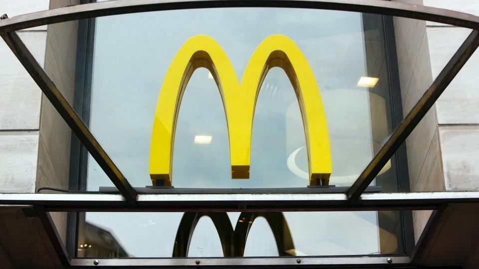 Nantes : un McDonald's attaqué à la tractopelle, deux coffres-forts volés