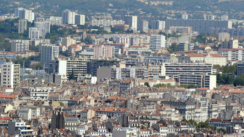 Marseille : un homme abattu devant une boulangerie des quartiers nord