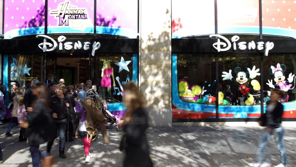 Paris : pourquoi le Disney store des Champs-Élysées a-t-il fermé ses portes ?