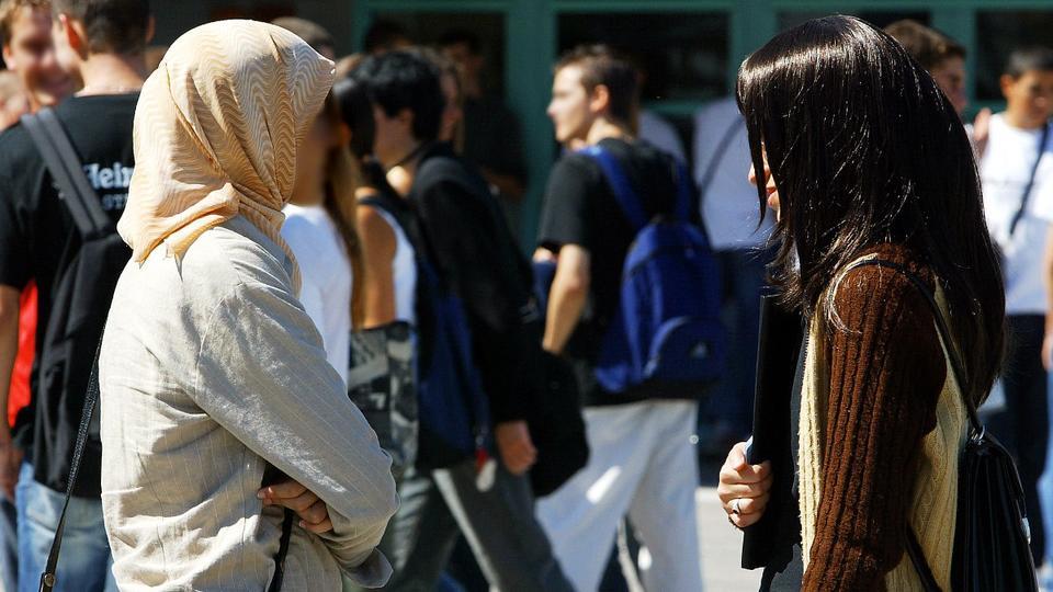 Sondage : 75 % des Français inquiets face à l'augmentation des tenues religieuses à l'école
