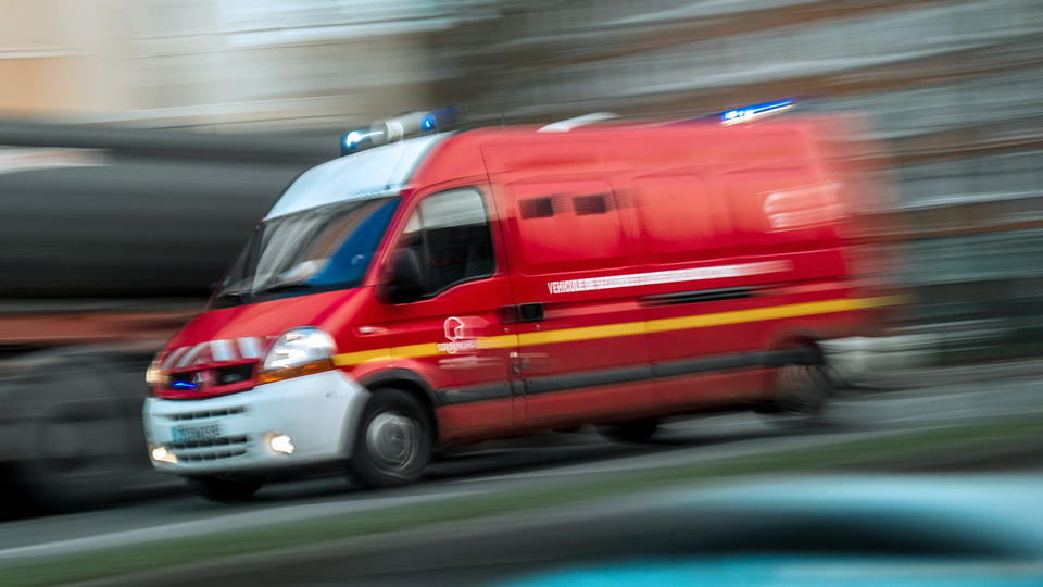 Aveyron : un adulte décédé et onze enfants blessés dans un accident entre deux minibus