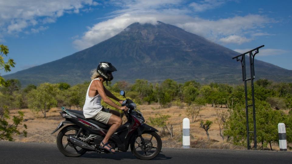 Bali interdit aux touristes l'accès à ses 22 montagnes