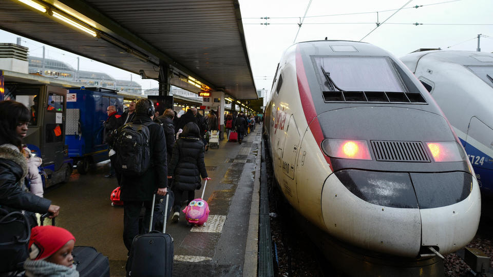 TGV : trois hommes interpellés pour avoir détroussé pendant plusieurs années des passagers