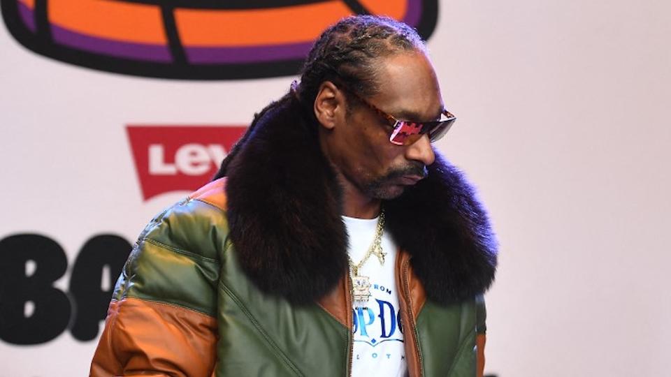 Le rappeur Snoop Dogg se lance dans les hot-dogs