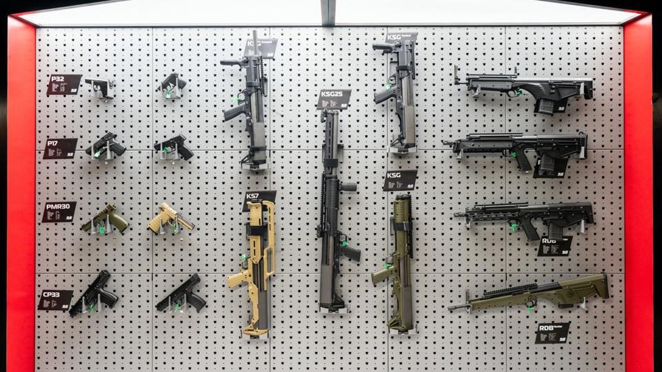 États-Unis : des sénateurs dévoilent une proposition de loi visant à restreindre l'accès aux armes à feu