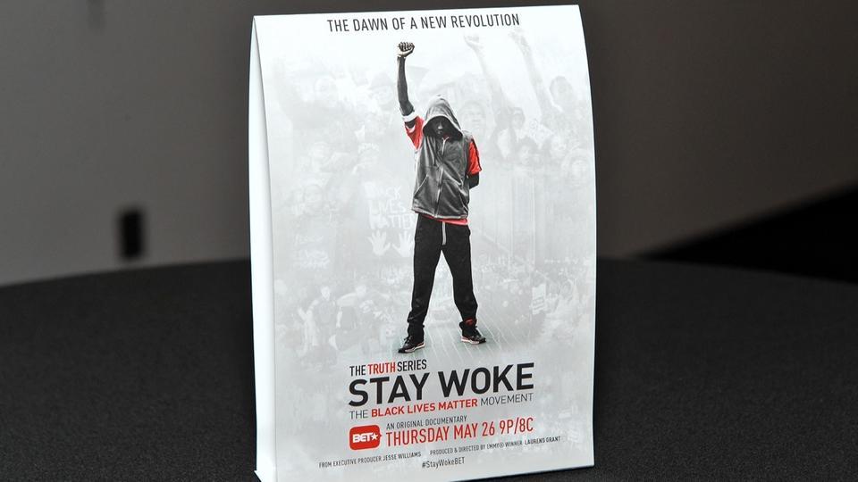 Pour une majorité d'Américains, être «woke» signifie être «informé, éduqué et conscient des injustices sociales»