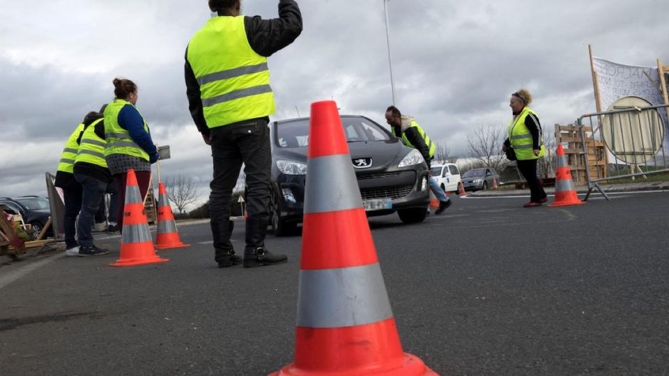 «Gilets jaunes»: l'Etat condamné à verser plus de 580.000 euros à deux sociétés d'autoroute