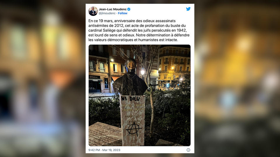 Toulouse : la statue du cardinal Jules Saliège, compagnon de la Libération, recouverte de tags anarchistes