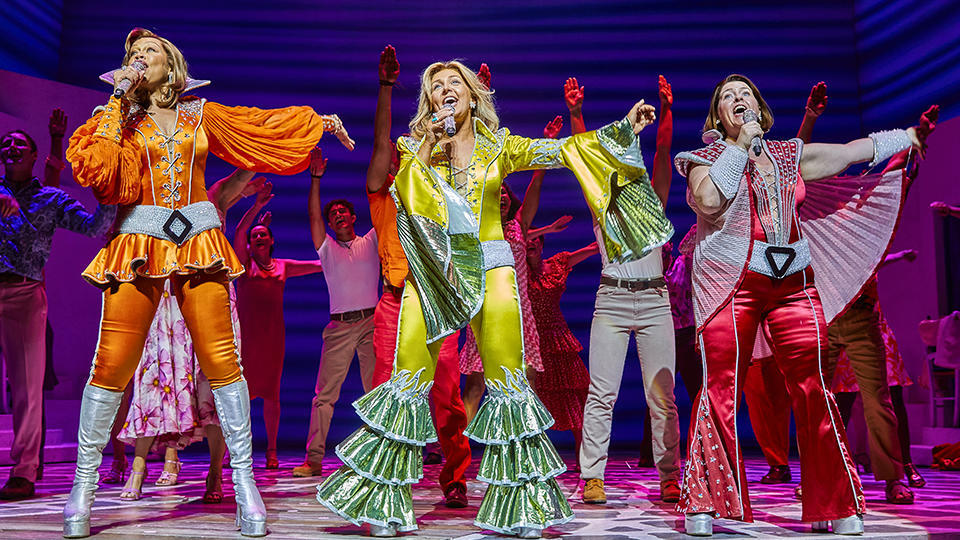 Le musical culte «Mamma Mia!» retrouve la scène du Casino de Paris