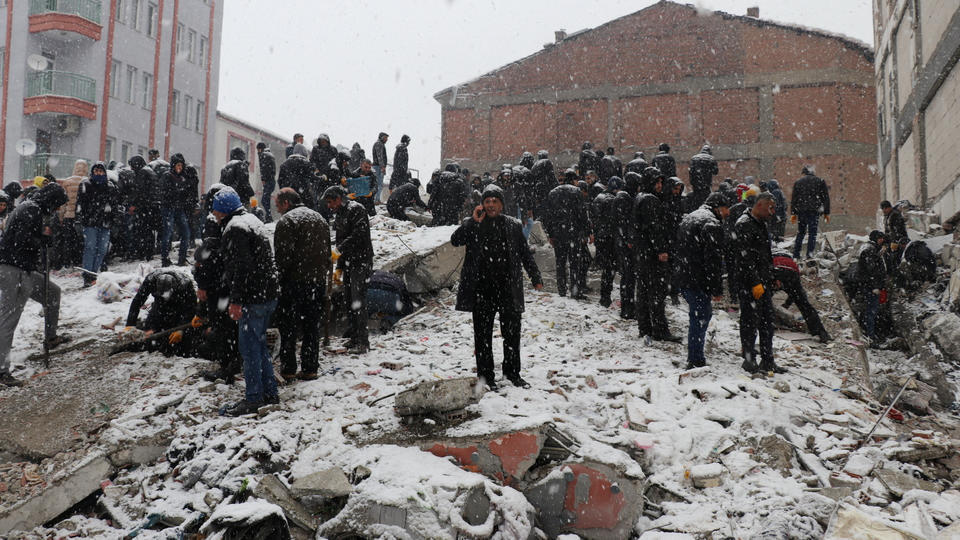 Turquie : au moins un mort et des dizaines de blessés après une nouvelle réplique du séisme