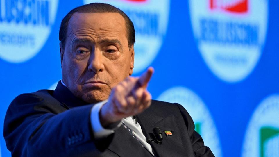 Guerre en Ukraine : Silvio Berlusconi charge à nouveau Volodymyr Zelensky, Giorgia Meloni le recadre