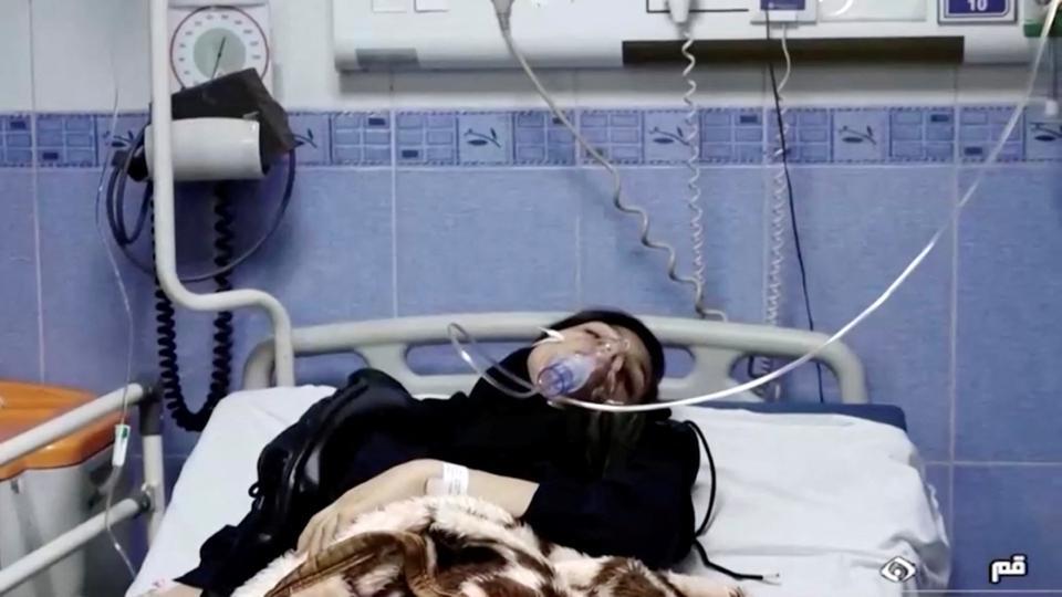 Iran : pourquoi certaines lycéennes et étudiantes sont-elles empoisonnées ?