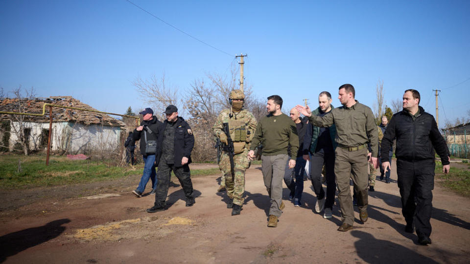 Guerre en Ukraine : Volodymyr Zelensky s'est rendu dans la région de Kherson, partiellement occupée par la Russie