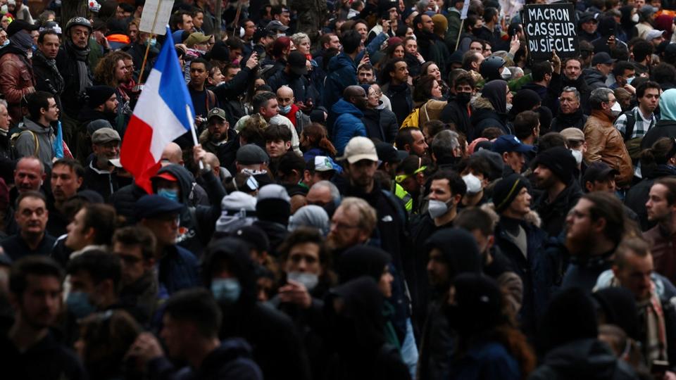 Réforme des retraites : l'Iran appelle la France à «écouter» les manifestants