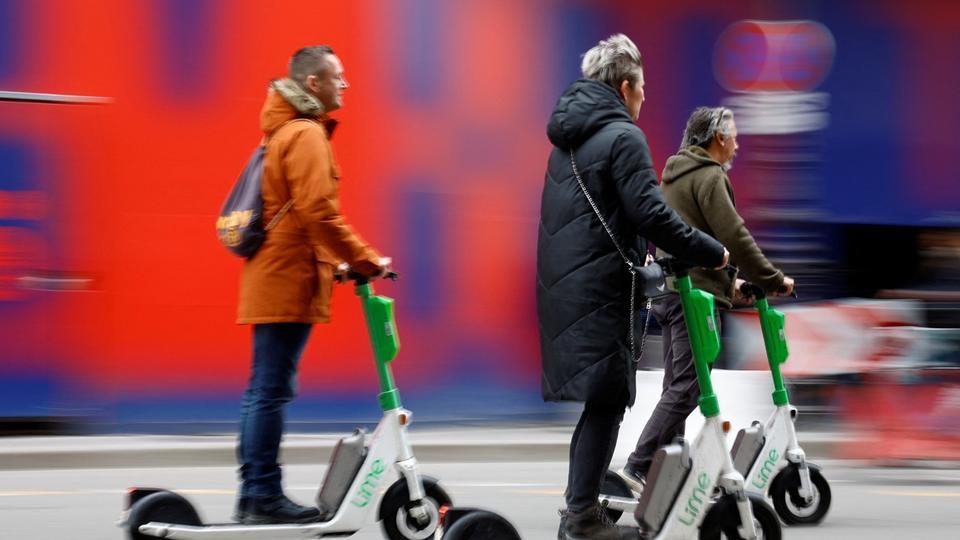 «Pour ou contre les trottinettes» : la Ville de Paris lancera un nouvel appel d'offres si le «pour» l'emporte