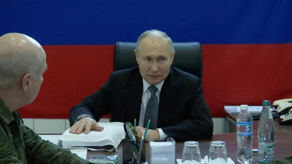 Vladimir Poutine : le président russe accusé d'avoir fait appel à des sosies, le Kremlin réagit
