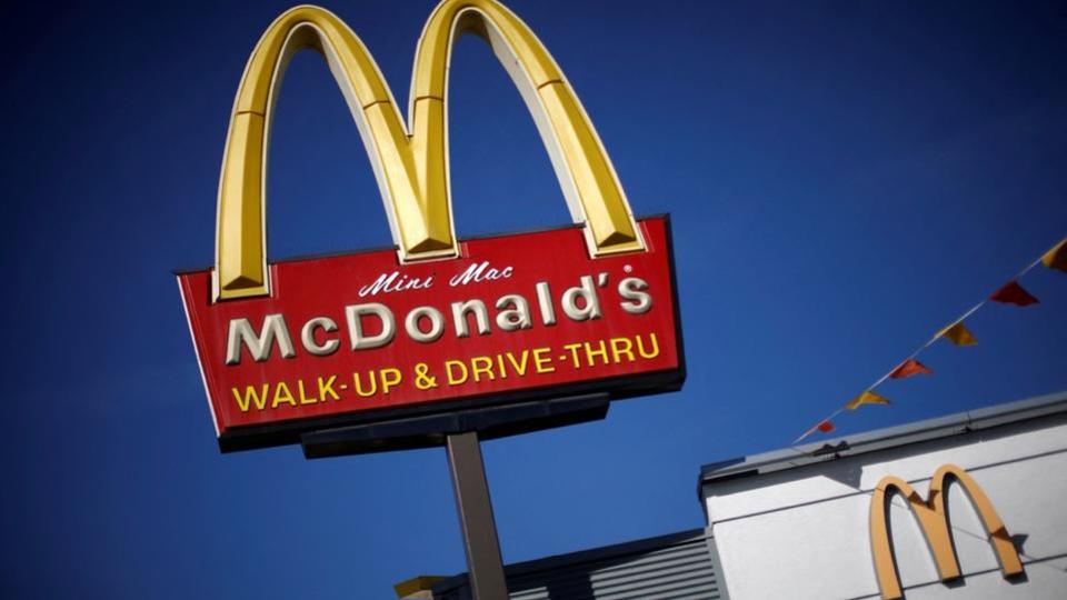 Etats-Unis : il mange au McDonald's matin, midi et soir pendant 100 jours et perd plus de 26kg