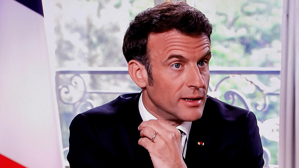Emmanuel Macron veut «concentrer» 2 milliards d'euros de baisses d'impôts sur «les classes moyennes» d'ici à 2027