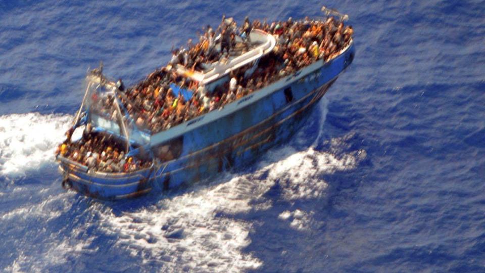 Naufrage d'un bateau de migrants en Grèce : 9 passeurs présumés arrêtés