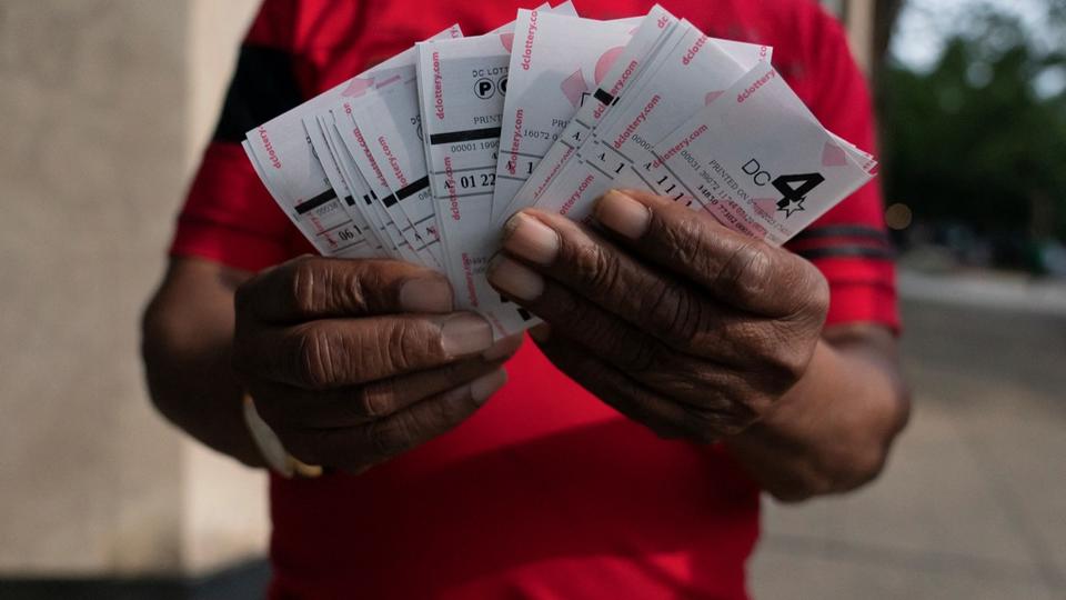 États-Unis : un Californien décroche un jackpot d'un milliard de dollars à la loterie